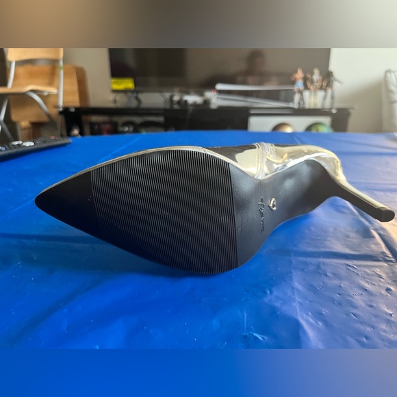 NWT silver stiletto ankle boots - Picture 10 of 13